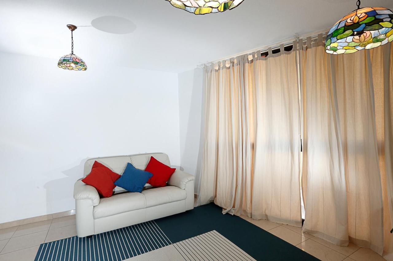 Apartamento Frente Al Puerto De Candelaria A 20 Metros De La Playa. Exterior photo